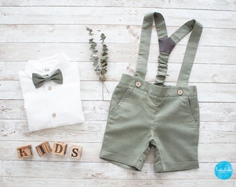 Taufkleidung Junge, Baby Taufe Outfit, Hochzeitsoutfit - 2tlg smoke grüne Jungen Leinen Anzug: Leinen Shorts mit Hosenträger + Fliege