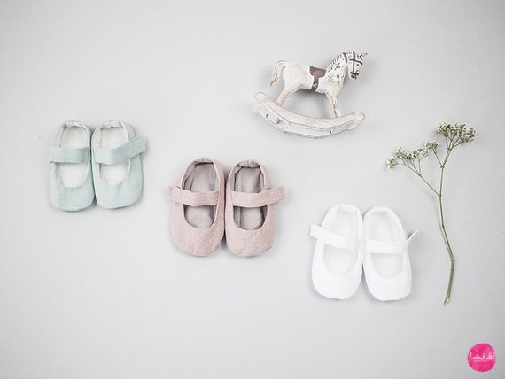 Baby girl white pumps sale