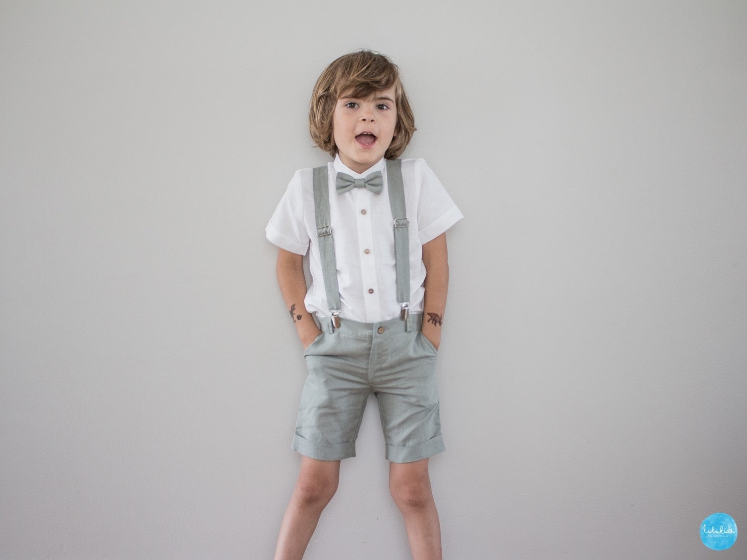 Boys' wedding outfit, ring bearer outfit, wedding suit, baptism outfit, toddler suit - 2-piece sage green linen outfit: shorts + suspenders