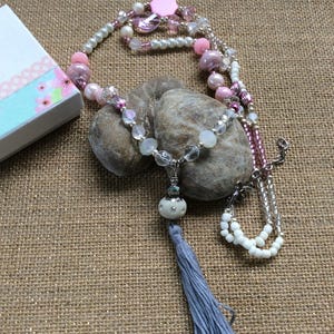 Grey and pink tassel necklace, pink necklace,grey necklace,grey tassel necklace,tassel necklace,gift, present,birthday, party, woman, cool