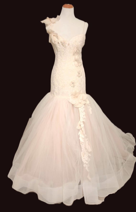 Vintage Mermaid Wedding Gown - Size 6 - Lazaro