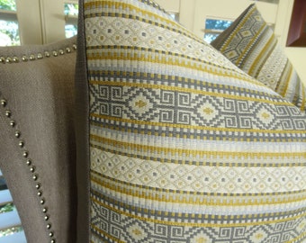 Cojín gris - Funda de cojín con diseño de enrejado de clave griega y rayas grises - Funda de cojín con rayas azul grisáceas mostaza crema - Diseño tribal - 11019