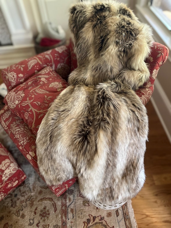 NEW Sale Luxury Italian Wolf Faux Fur Throw Blanket & Bedspread - Neutral Faux Fur, Cream, Tan, Beige, Brown - Luxury Throw Blanket 18201