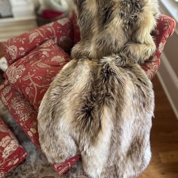 NEW! Luxury Italian Wolf Faux Fur Throw Blanket & Bedspread - Neutral Faux Fur, Cream, Tan, Beige, Brown - Free Shipping US SKU 18201