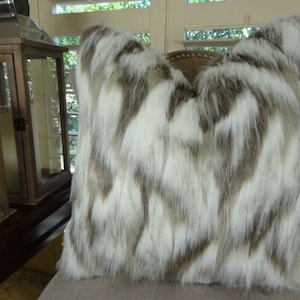 Ivory Faux Fur Throw Pillow - Tibet Fox Fur Pillow Cover - Ivory Beige Luxury Faux Fur Pillow - Throw Pillow - Luxury Faux Fur Pillow -17405