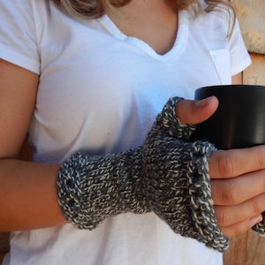 Fingerless gloves for Women, Wrist Warmers, Hand Warmers ~ Gray Tweed