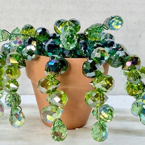 Sukkulenten Kühlschrankmagnet - Mini facettierter Wassertropfen Kristallglasperlen Pflanze im Keramik Terracotta Topf Sonnenfänger Perlenkette Tropfen