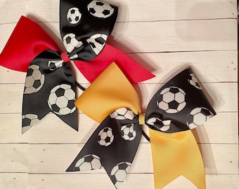 Soccer Bows, Soccer hair bows, Soccer pony tail bow, sports bow, soccer team bows, glittery soccer bow