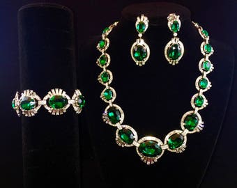 Vintage Trifari Emerald and Diamante Crystal Jewelry Set / Necklace, Bracelet, Clip Earrings