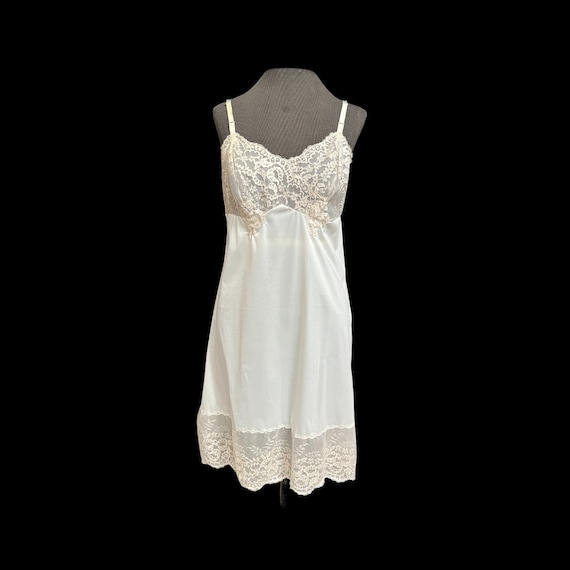 Vintage 1960's Van Raalte Ivory & Ecru Lace Full … - image 1