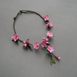 Sakura Floral Cherry Dekoration Zarte rosa Halskette mit Blumen für die Braut Japan Frühling Sadba Halskette und Haarnadel mit Kirschblüte necklace