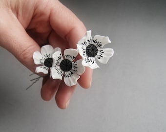 Japanese anemone pins White black flower Formal bridal hair accessories Floral wedding hairpiece Bridesmaid Bridal Boho tropical headpiece