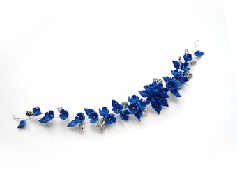 Blue flowers hair vine Floral bridal hairpiece Indigo Dahlias wedding jewerly Bridal jewerly Blue and silver butterfly