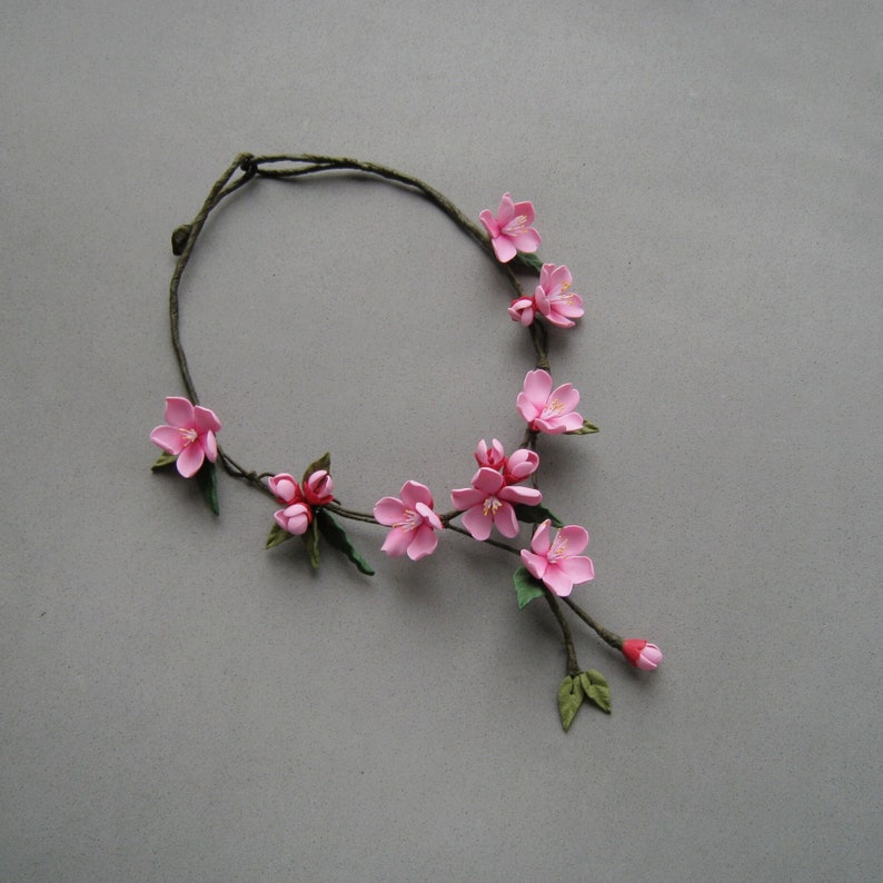 Sakura Floral Cherry Dekoration Zarte rosa Halskette mit Blumen für die Braut Japan Frühling Sadba Halskette und Haarnadel mit Kirschblüte necklace
