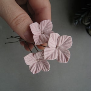 Forcine per capelli con fiori di ortensia rosa per la sposa Accessorio per capelli minimalista con fiore rosa cipria, regalo per le sue damigelle d&#39;onore