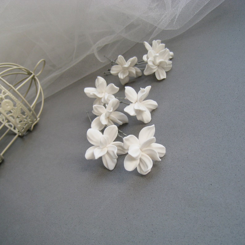 White flower hair pins Formal bridal hair accessories Floral wedding hairpiece Bridesmaid Bridal Boho Vintage Romantic headpiece Hair clip image 6