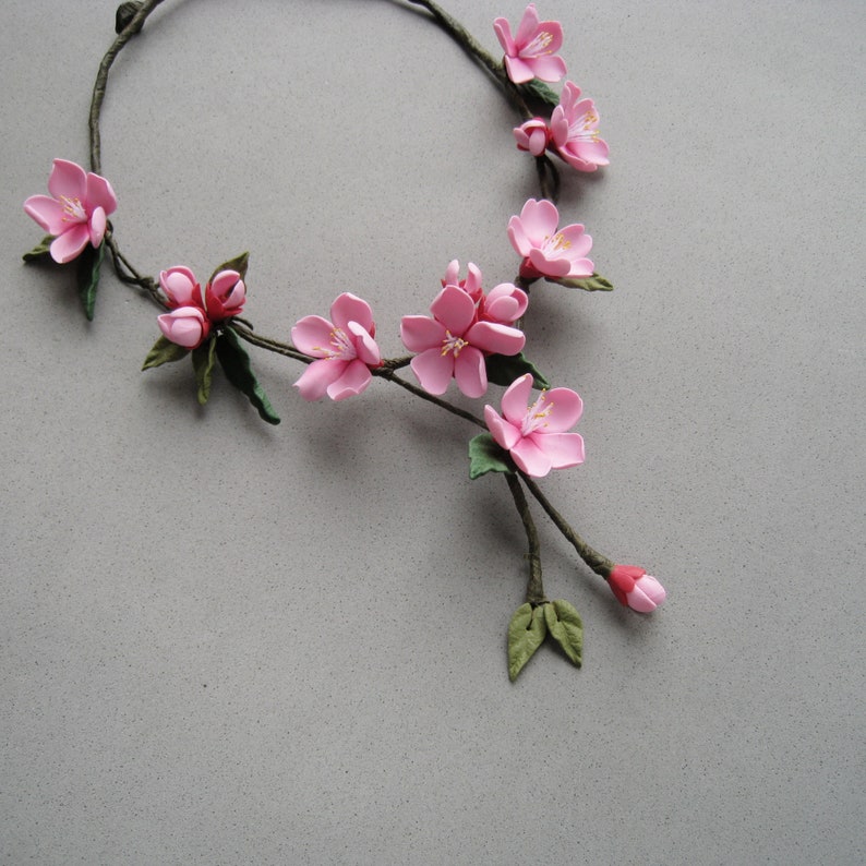 Sakura Floral Cherry Dekoration Zarte rosa Halskette mit Blumen für die Braut Japan Frühling Sadba Halskette und Haarnadel mit Kirschblüte Bild 2