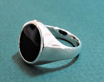 Handmade Signet ring with an Onyx