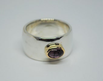 Silver and 9K yellow gold ring with a Cabochon cut Pink Tourmaline