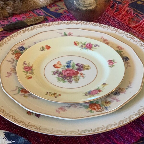 Vintage Noritake Floral Bread Plates Set 3 Queen Anne Pattern Summer Flowers Gold Rim Vintage Flower Bread Plates For Buffet Or Appetizers