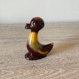 Vintage Blue Mountain Pottery Duckling Figurine Collectable Blue Mountain Pottery MCM Brown Drip Glaze Baby Duck Pottery Statue BMP Duckling