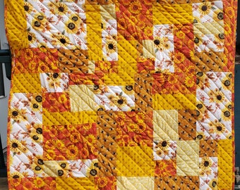 Lit d’enfant Quilt / Courtepointe pour bébé avec tournesols et abeilles