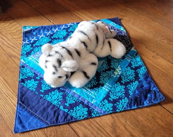 Pet-sized Blue Quilt