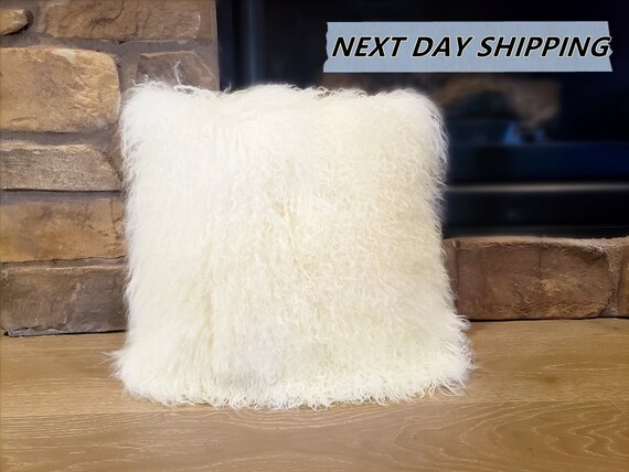 Mongolian fur hotsell pillow 20x20