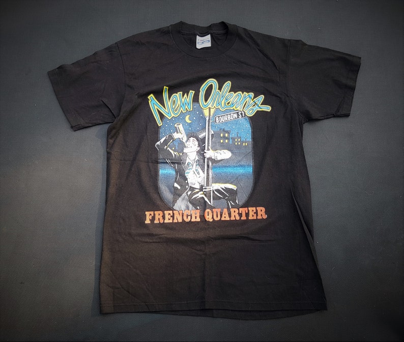 Vintage 90s NEW ORLEANS French Quarter T-Shirt Made in USA Bourbon Street Drunk Man Top Hat Graphic Print Mardi Gras Tee Shirt Size L Hanes image 6