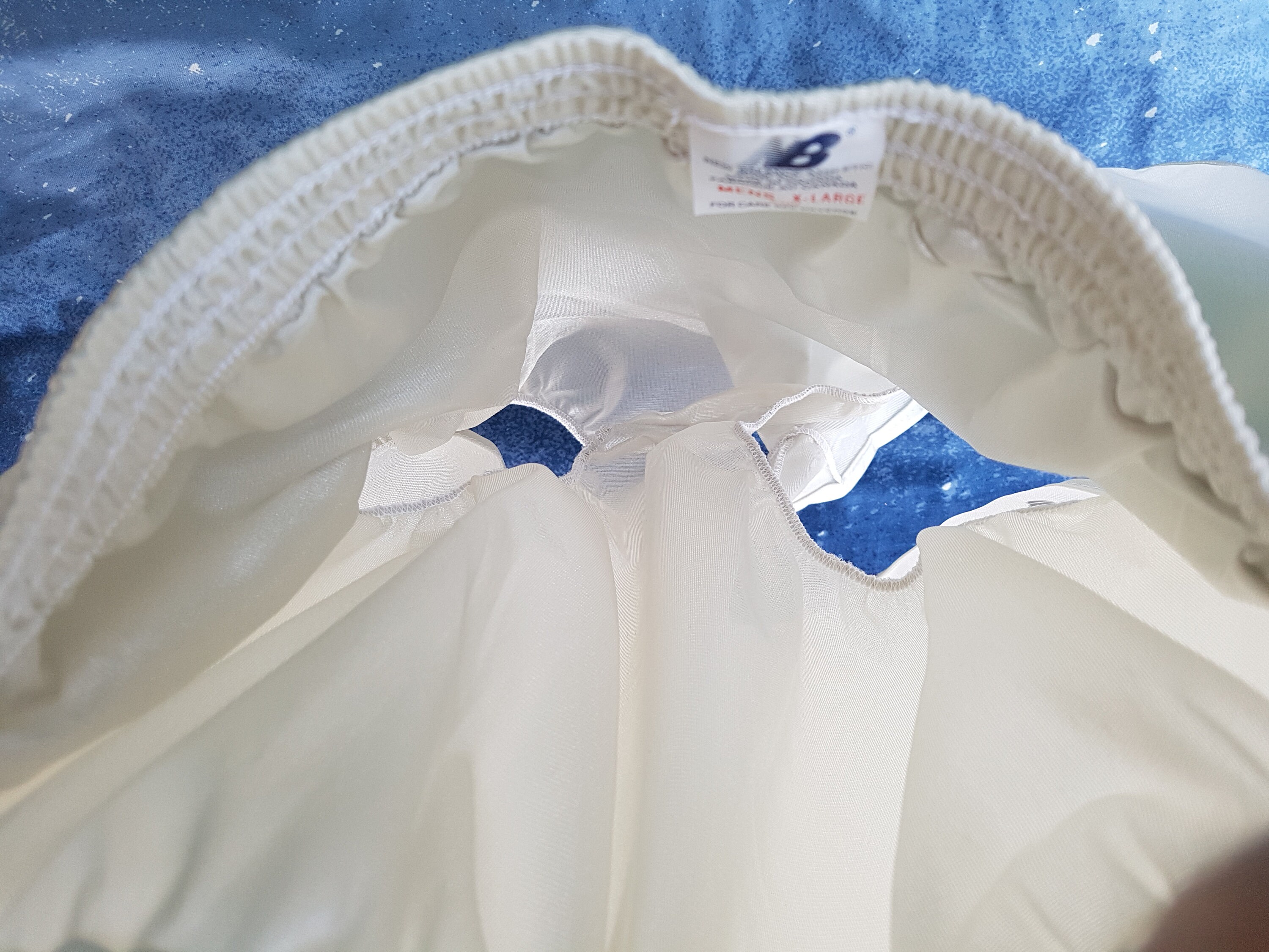 Vintage 80s NEW BALANCE Men's XL Silver Sheer Nylon Running