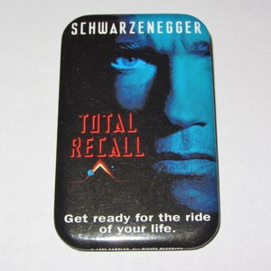 Vintage 1990 TOTAL RECALL Arnold Schwarzenegger Movie Theater Promo Pin Carolco Tri-Star Pictures Promotional Pinback Button Sci-Fi Film