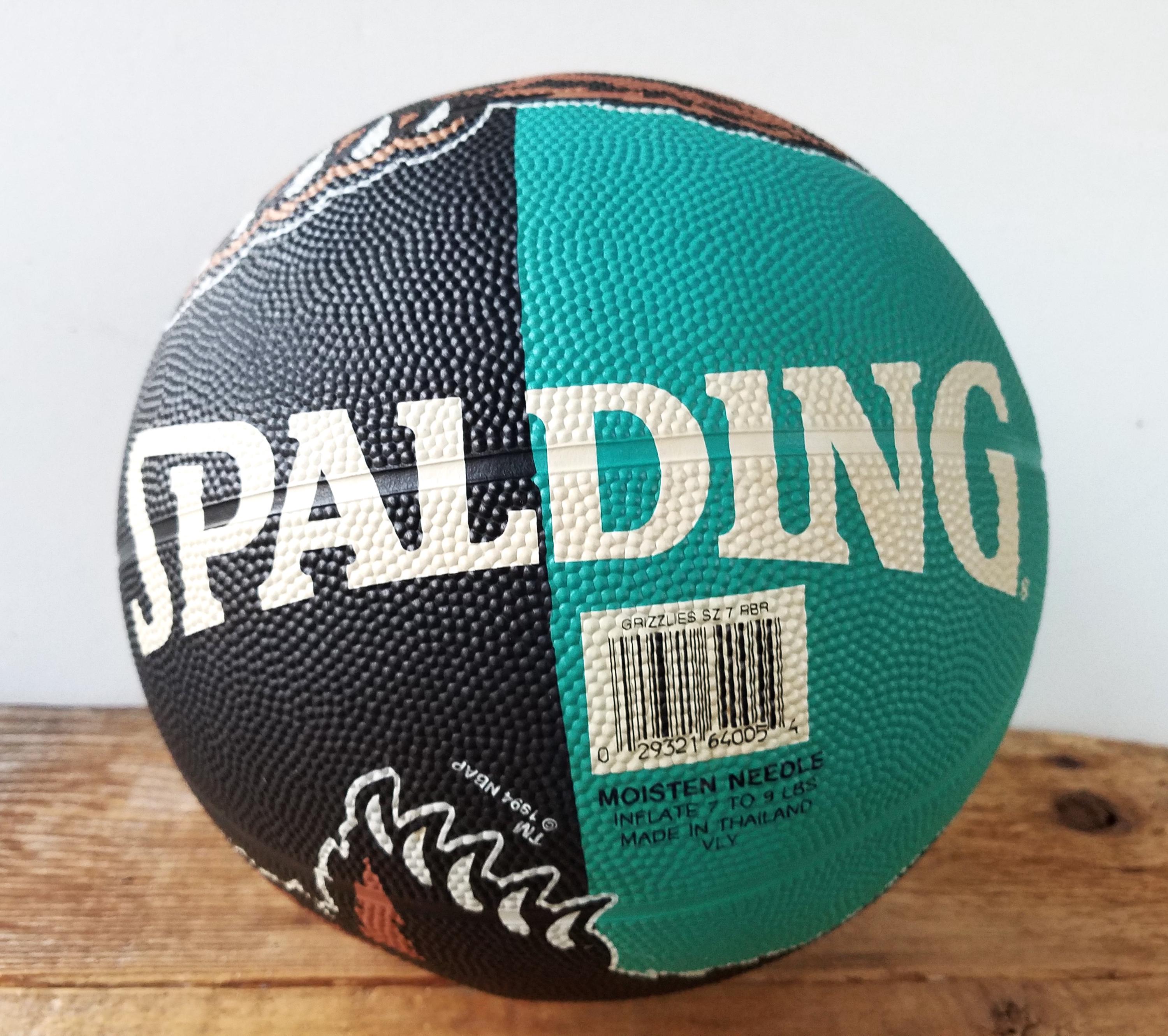 Vintage 90s VANCOUVER GRIZZLIES Spalding Basketball - Rare Vintage 90s VANCOUVER GRIZZLIES Spalding Basketball - Rare