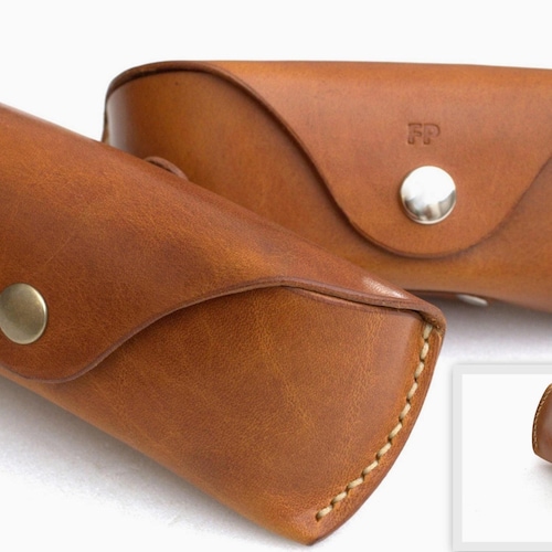 Arts & Science Balloon glasses case 茶色 Leather Glasses Case With AirTag Sleeve Personalized Eyeglass Case