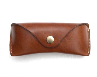 Vintage Brillenetui aus braunem Leder, Brillenetui, Brillenetui für Aviator und Wayfarer, mit Monogramm