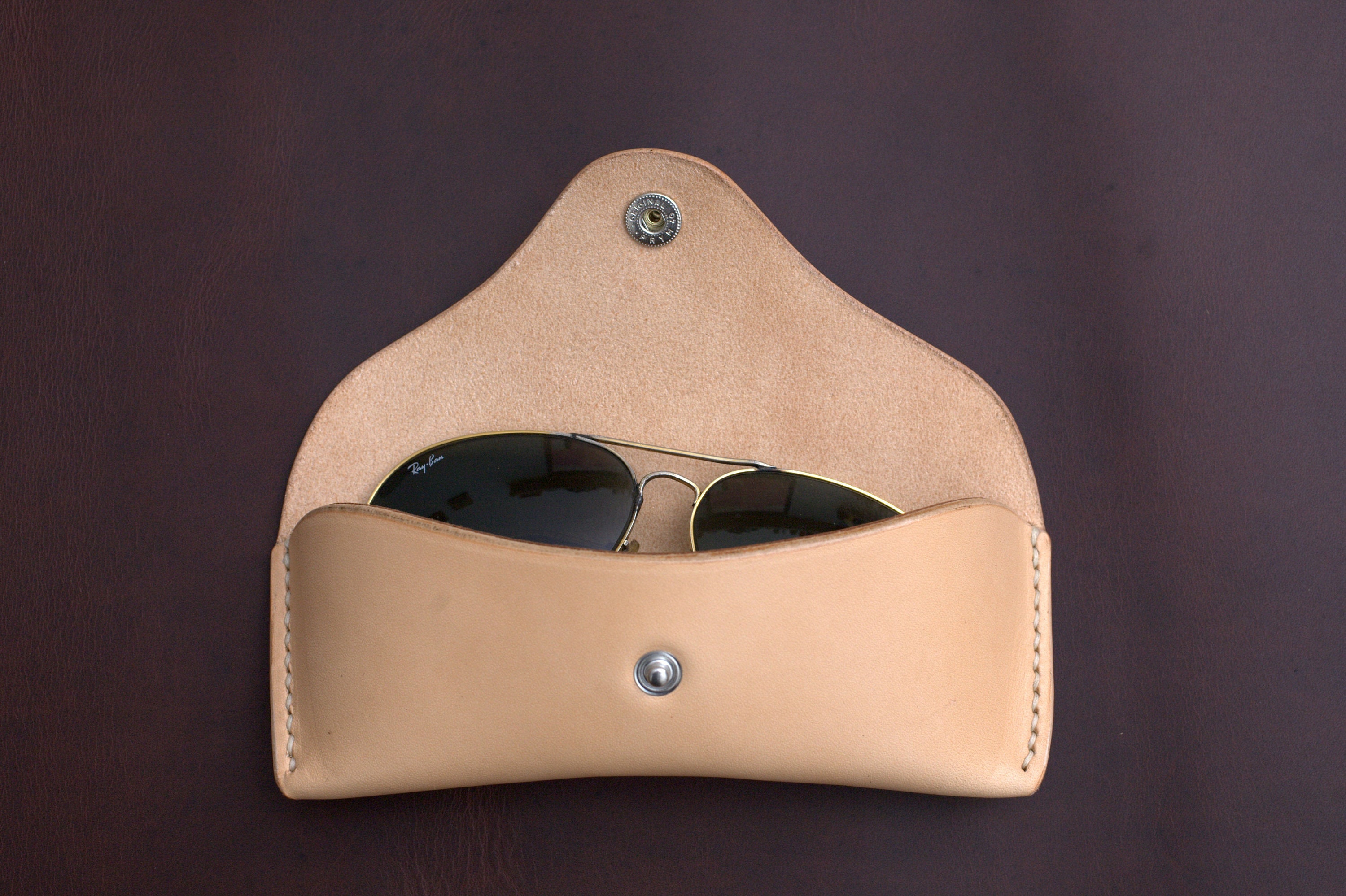 Seamless Italian leather glasses case | Il Bussetto — Calame Palma