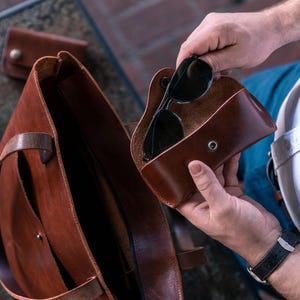 Leder Brillenetui Aviator AO Pilot personalisiertes Sonnenbrillenhalter mit optionalem Aufhängehaken Bild 12