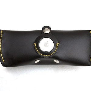 Custodia per occhiali in pelle nera con supporto AirTag, custodia per occhiali da sole personalizzata, custodia per occhiali in pelle color cuoio