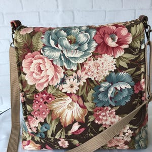 Bolso, Bolso bandolera, Melocotón pálido, Marfil, Floral azul, Bolso grande, Bandolera, Tela, Hecho a mano, Bolsillos, Accesorios para mujer