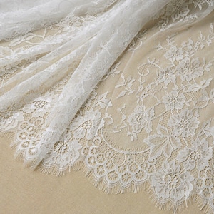 Chantilly-Spitze-Gewebe mit Doppel-Motiv, überbacken Spitzenstoff mit retro Blumen, weiche Chantilly-Spitze-Gewebe, Französisch Spitze Stoff