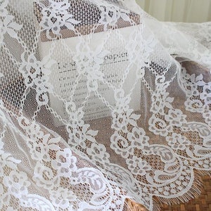 3 Meter weißer weicher Chantilly Spitzenstoff mit Ketten und Checks, gemusterter Chantilly Spitzenstoff mit Blumen für Hochzeitskleid, Dessous