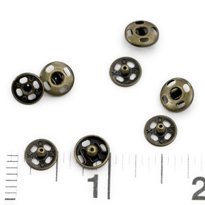 Set med högkvalitativa påsydda tryckknappar, 8 mm, 5 färger tillgängliga bild 4