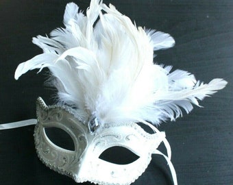 Ladies Stunning White and Silver Feather Masquerade Party Carnival Ball Prom Eye Mask