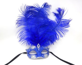 Blå och silverfärgad hög fjädermaskeradfest med karnevalsbal och juvel i mitten