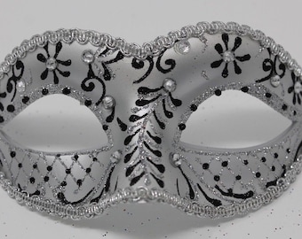 Schwarz und Silber Maskenspiel Maske