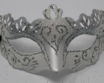 Rialto White and Silver Masquerade Mask