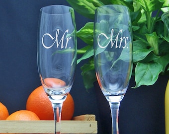 Mr. and Mrs. Champagne Flutes, Wedding Toasting Glasses, Personalized Champagne Glasses, Custom Engraved Wedding Champagne Glasses, Set of 2