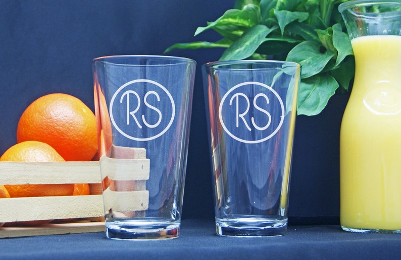 Personalized Beer Glasses, Custom Beer Glass, Monogram Beer Glasses, Etched Pint Glass, Custom Engraved Wedding Gift, Beer Gift, Party Favor image 1