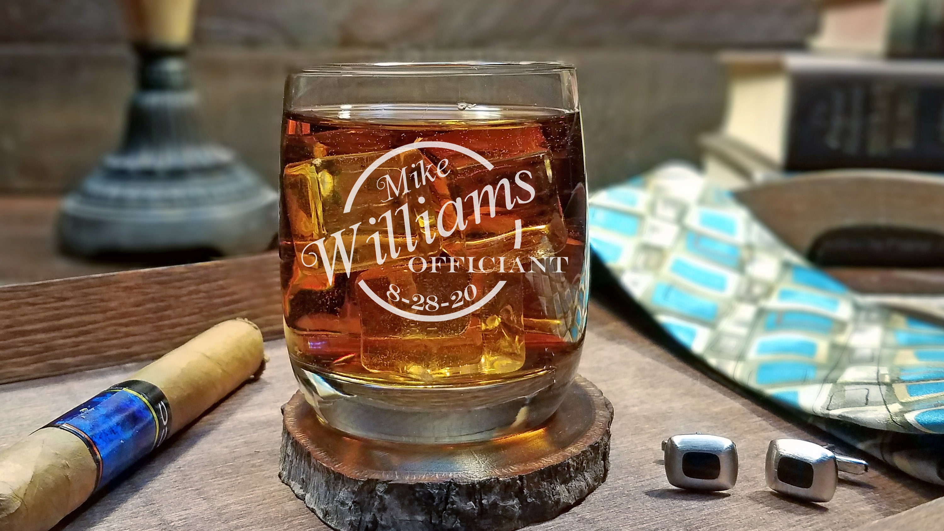 Bourbon Glasses Wedding Favor Custom Whiskey Glass Best Man Personalized Groomsman Gift Engraved Gift Scotch Glass Wedding Gift