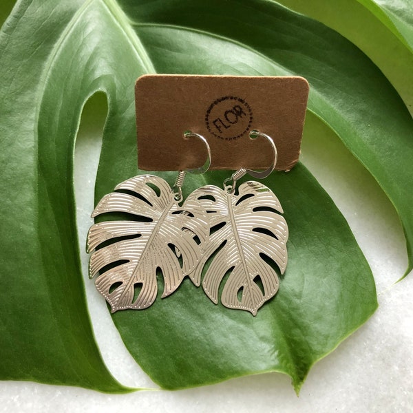 Tropical leaf earrings - Earrings with monstera deliciosa leaf charms