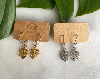 Tiny monstera hoop earrings : Small hoop earrings with monstera leaf charms